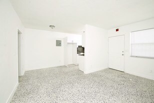 5521 NE Miami Ct Miami FL Apartments