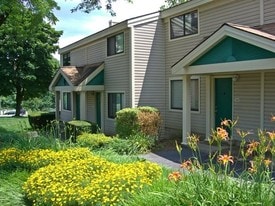 Williamsburg Estates Apartments
