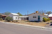 1300-1304 Lovers Ln Apartments