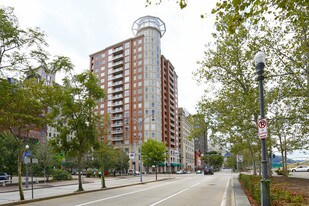 The Encore on 7th Apartments