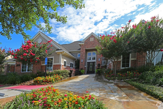 Alta Roxbury Apartments