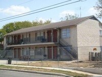 200 E Courtland Pl Apartments