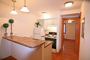 437 W Edwards St Springfield IL Apartments