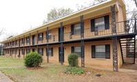Woodlawn Manor Apartments