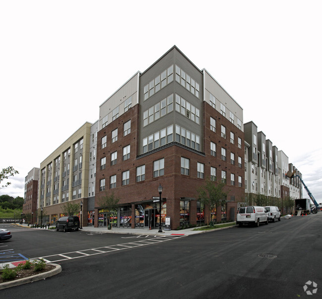 Avalon at Wesmont Station I Apartments