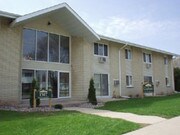 1320 Clayton Ct Oshkosh WI Apartments