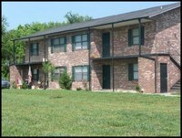 101 Foxwood And Raintree Ln Apartments