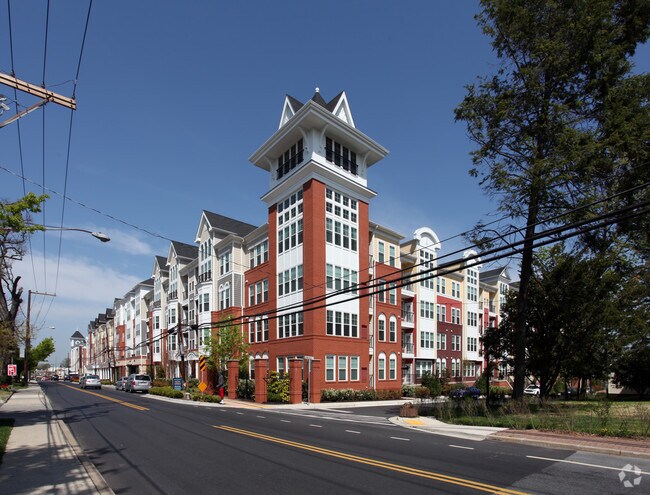 Gaithersburg Station Apartments
