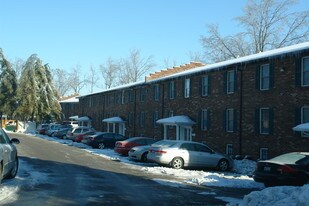 Views at Crescent Hill Apartments