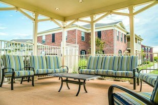 Traditions at Mid Rivers Apartments