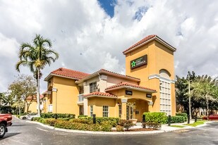 Furnished Studio – Miami - Airport - Blue ...