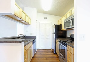 Iona Lakes Apartments