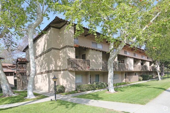Wilbur Oaks Apartments