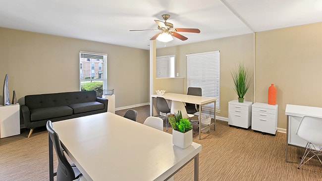 The Hub at Baton Rouge Apartment Homes