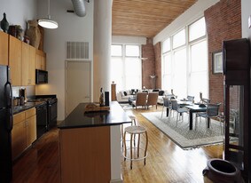 Merchandise Mart Apartments
