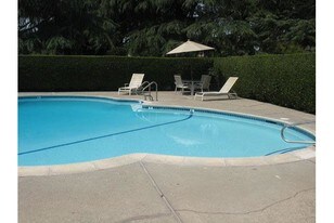 Laguna Park Apartments