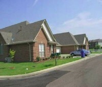 2633 E Lake Blvd Apartments
