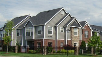 Crowne at the Summit Apartments