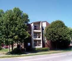 4BR Near ARC - ALL UTILITIES + 1 MONTH FREE! Apartments