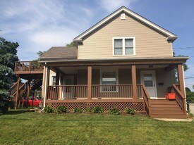 117 N 6th Ave St. Charles IL Apartments