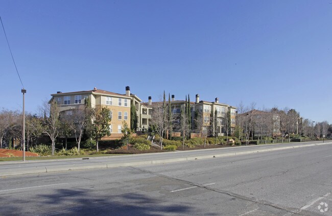Avalon Silicon Valley Apartments