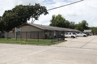 Brazoria Oaks Apartments