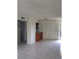 870 NW 87th Ave Miami FL Apartments