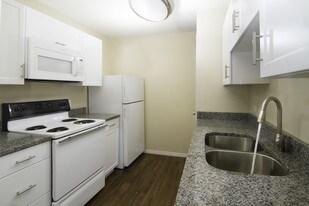Woodgate Apartments @ Jordan Landing