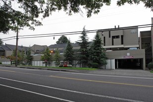 Wimbledon Square and Gardens Apartments