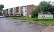 Glen Oaks Apartments
