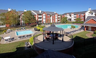 The Crossing at Barry Road Apartments
