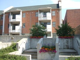 508 E John St Champaign IL Apartments