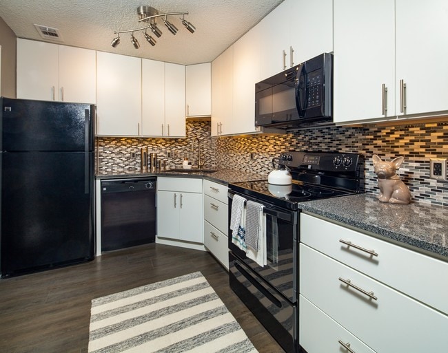 Hunt Club Apartments