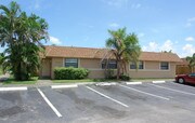 Lakeside Villas Apartments
