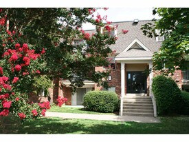 Dover Country Club Apartments