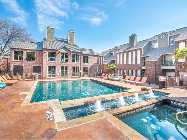 Lakewood on the Trail Apartments