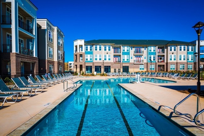Holly Crest Apartments