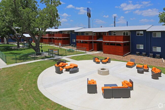 Axiom Apartments