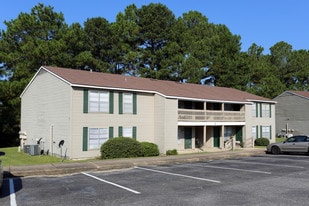 Hunters Pointe Apartments