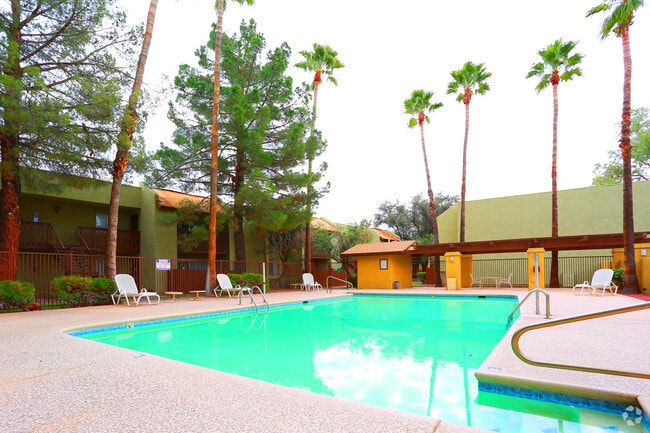 River Oaks Apartments