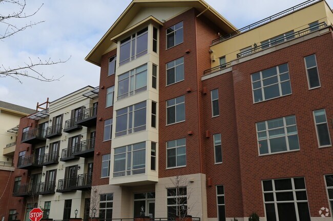 Woodin Creek Village Apartment Homes