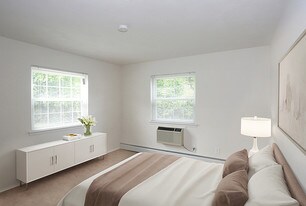 Heatherwood House at Port Jefferson Apartments