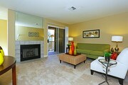Breakers at the Lakes Apartments