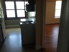 519 N Kalamazoo St Paw Paw MI Apartments