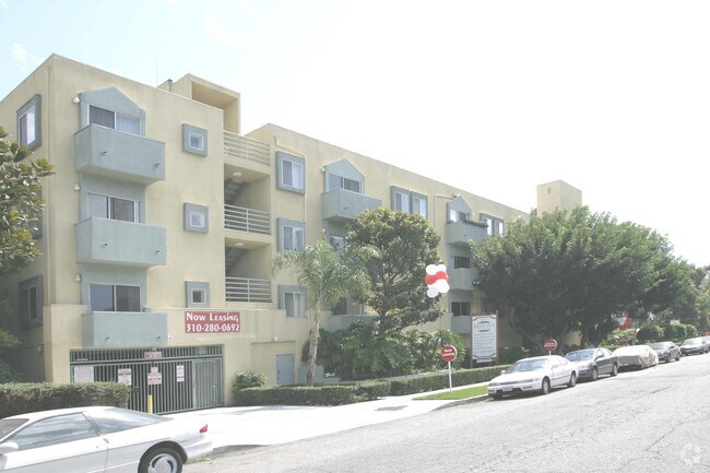 Waterstone at Metro Apartments
