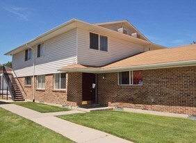Boulder Pines Apartments