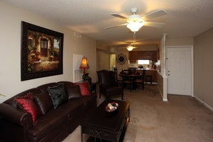 Hickory Trace Village Apartments