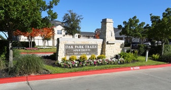 Oak Park Trails Apartments