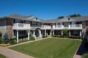 Fairfield Courtyard at Deer Park Apartamentos
