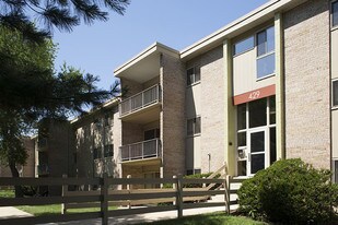Governor Square Apartments